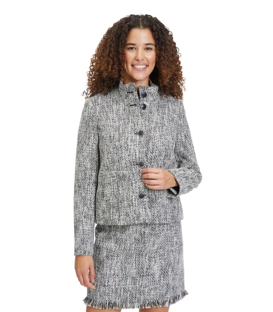 Femmes Betty & Co Maatpakken & Blazers | Korte Blazer Met Knopen